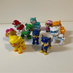 Paw Patrol Mini Figures Pack - Yellow Blue Green Red Pink White Orange Brown
